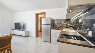 Тристаен Наеми, Възраждане 3, Варна (3)