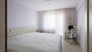 Тристаен Наеми, Младост 2, Варна (5)