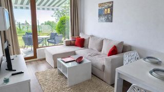 Zwei-Zimmer-Wohnung Verleih, Herr Alen Mak, Warna