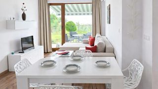 Zwei-Zimmer-Wohnung Verleih, Herr Alen Mak, Warna (2)