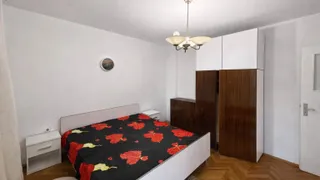 Тристаен Наеми, Колхозен пазар, Варна (3)