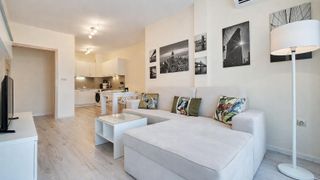 Two-bedroom Rentals, Asparuhovo, Varna (7)