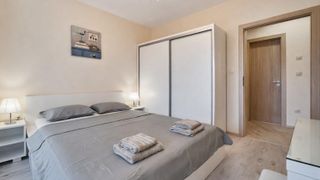 Two-bedroom Rentals, Asparuhovo, Varna (4)