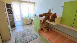 Тристаен Наеми, Младост 4, София (4)