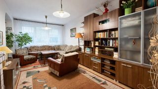 Тристаен Наеми, Колхозен пазар, Варна (5)