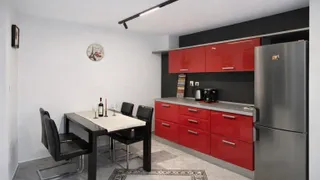Тристаен Наеми, Гръцка махала, Варна