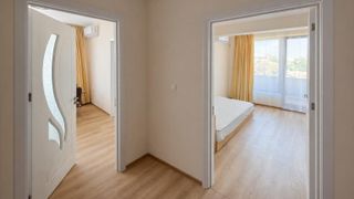 Тристаен апартамент в района на Центъра (6)