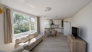 Слънчев двустаен апартамент в кв. Каменица 1 (8)