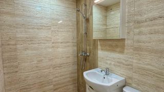 Тристаен Наеми, Люлин 2, София (8)