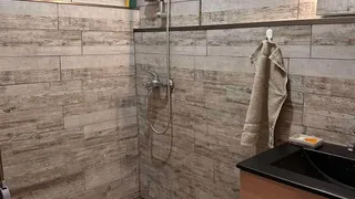 Тристаен Наеми, Надежда 1, София (9)