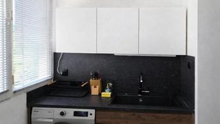 Тристаен Наеми, Люлин 6, София (7)