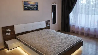 Тристаен Наеми, Дружба 2, София (5)