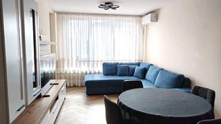 Тристаен апартамент в ж.к. Връбница 1