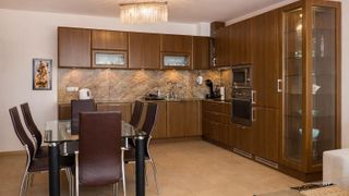 Тристаен Наеми, Бриз, Варна (3)