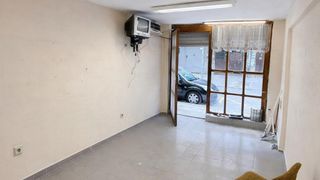 Магазин Наеми, Колхозен пазар, Варна (3)