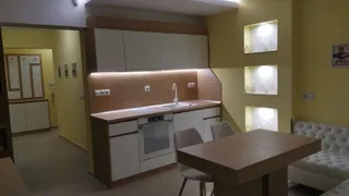 Тристаен Наеми, Витоша, София (4)