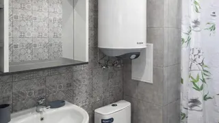 Тристаен Наеми, Конфуто, Варна (8)