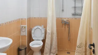 Тристаен Наеми, Възраждане 1, Варна (6)