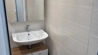 Тристаен Наеми, Бъкстон, София (8)