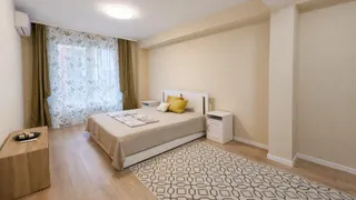 Тристаен Наеми, Общината, Варна (5)