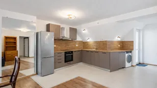 Тристаен Наеми, Център, Варна (3)