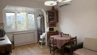Тристаен Наеми, Надежда 4, София (4)