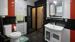 Тристаен Наеми, Гръцка махала, Варна (9)