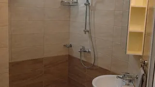 Тристаен Наеми, Студентски град, София (8)