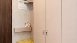 Тристаен Наеми, Трошево, Варна (9)