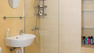 Тристаен Наеми, Център, Варна (8)