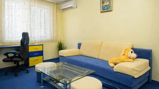 Тристаен Наеми, Окръжна болница, Варна (6)