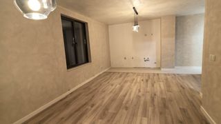 Тристаен Продажби, София (2)