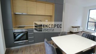 Тристаен Наеми, Варна (5)