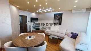 Тристаен Наеми, Варна