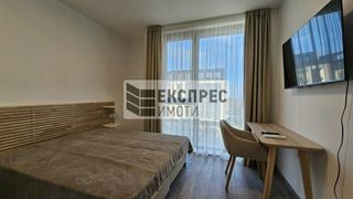 Тристаен Наеми, Варна (12)