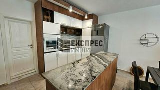 Тристаен Наеми, Варна (5)