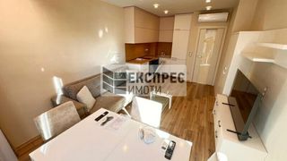 Тристаен Наеми, Варна (4)
