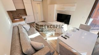 Тристаен Наеми, Варна (3)