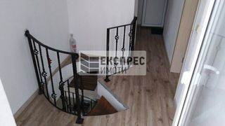 Тристаен Наеми, Варна (7)