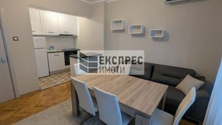 Тристаен Наеми, Варна