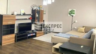 Тристаен Наеми, Варна