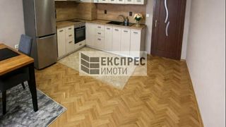 Тристаен Наеми, Варна