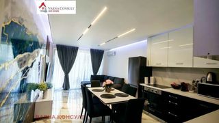 Тристаен Продажби, Варна