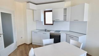Тристаен Продажби, Варна (2)