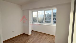 Тристаен Продажби, Варна (10)