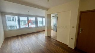 Тристаен Продажби, Варна (2)
