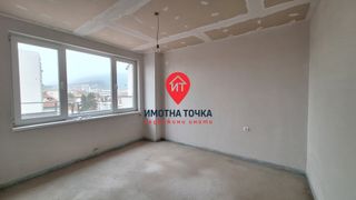 Тристаен Продажби, Пловдив