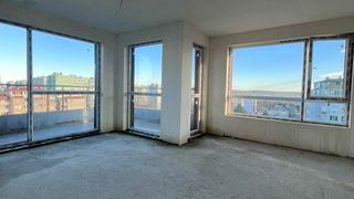 Тристаен Продажби, Бургас (2)