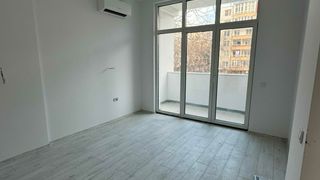 Тристаен Продажби, Бургас (2)