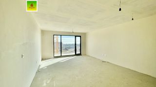 Тристаен Продажби, Варна